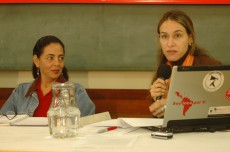Rachel Bragatto (Intervozes e Soylocoporti) e Carmelita Berthier (Casa Brasil), integrantes da Comissão Paranaense Pró-Conferência Nacional de Comunicação.