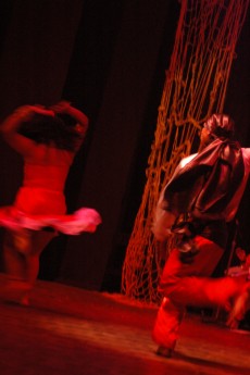 Representação dos ciganos no espetáculo "Encanto das três raças".
